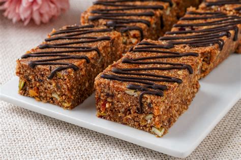 Kaju kullanarak yapılan sağlıklı atıştırmalık bar tarifleri