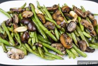 Garlic Roasted Green Beans and Mushrooms