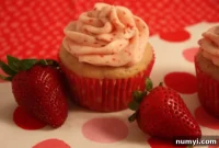 Luscious Strawberry Cupcakes