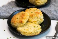 Fluffy Cheddar Chive Biscuits