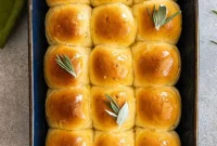 Aromatic Herb Buns