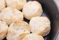 Fluffy Rosemary Cheddar Biscuits