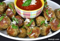 Chicken Parmesan Poppers