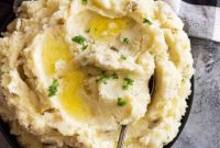 Velvety Slow Cooker Mashed Potatoes