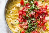 Creamy One Pot Tomato Basil Chicken Alfredo