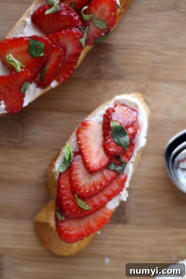 Elegant Balsamic Strawberry and Goat Cheese Crostini, a perfect sweet and savory appetizer