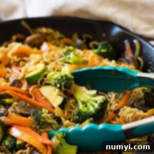 This super Easy Vegetable Ramen is full of tender crisp vegetable, tender noodles and a flavorful sauce. Plus this meal can be made in only 20 minutes! | www.countrysidecraving.com
