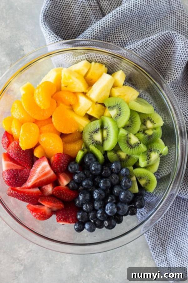 This Creamy Key Lime Fruit Salad is super easy to make, is super refreshing and healthy too! 
